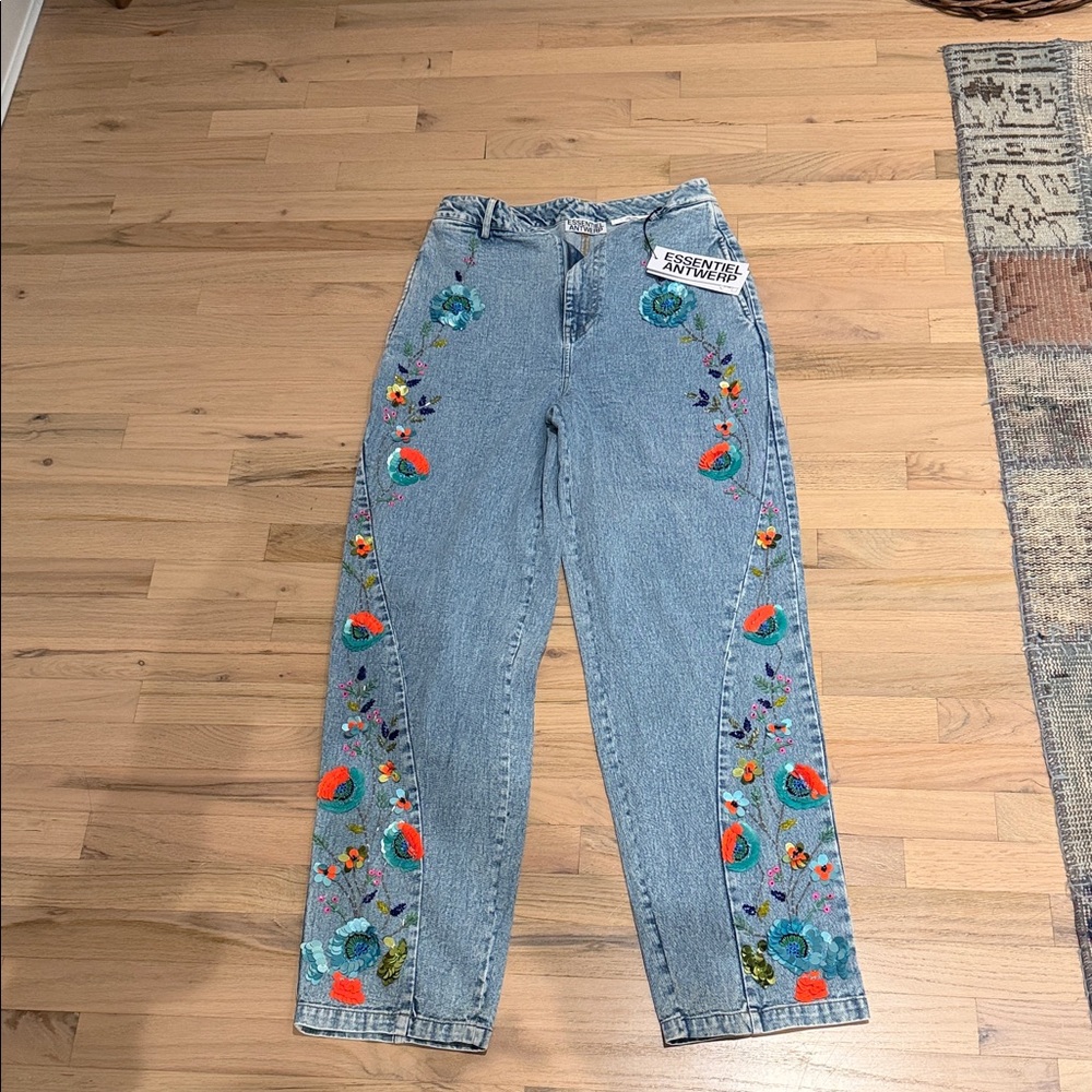 Essential Antwerp Embroidered Floral Women Jeans
